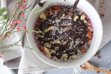 Nachtischbowl mit Schokoladenüberzug